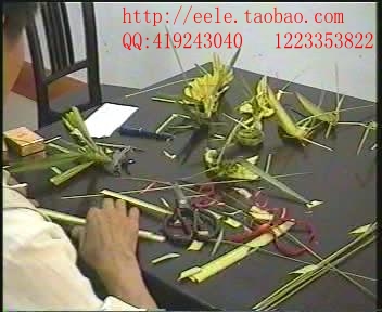 艺人在编扎 旺旺luxinshengcn.jpg