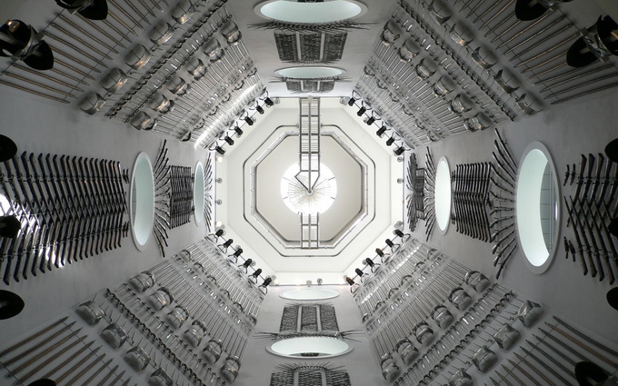 武器之塔  摄于英国利兹一所收藏武器和盔甲的博物馆  作者  rkhanmoh.jpg.jpg