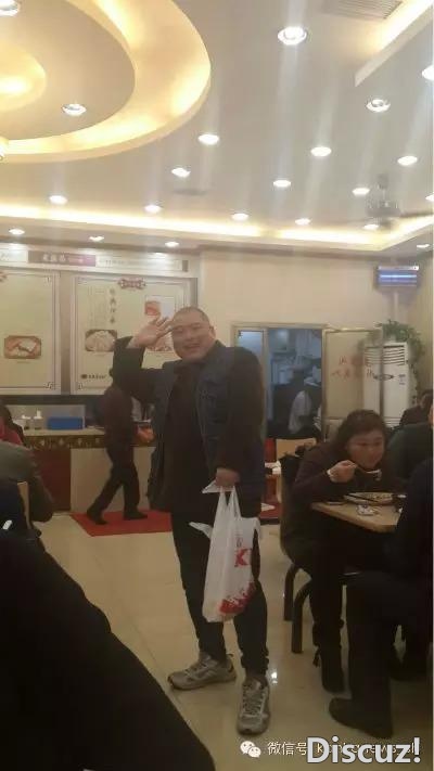 百度胖老师吧上海市公 安局轨道交通分局石宇玉老师求救 抖音快手百度贴吧百科图片视频知道搜索上海胖老师或 ...