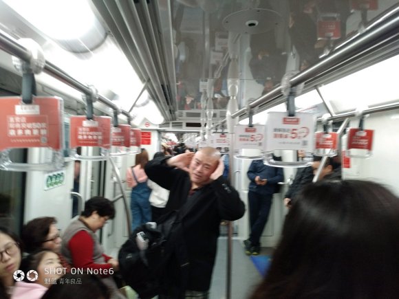 百度胖老师吧上海市公 安局轨道交通分局石宇玉老师求救 抖音快手百度贴吧百科图片视频知道搜索上海胖老师或 ...