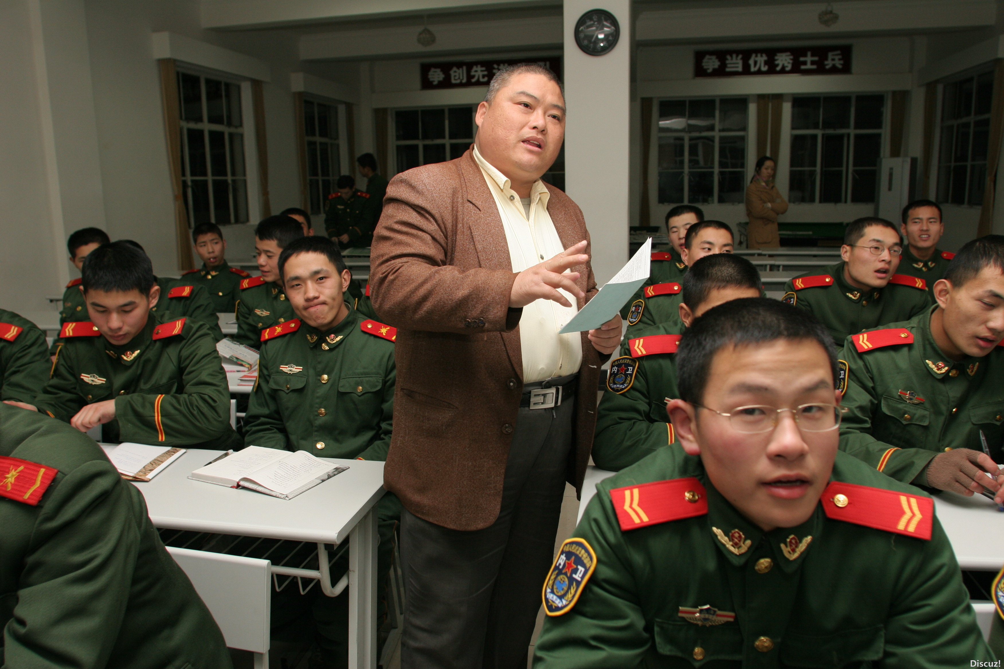 百度胖老师吧上海市公 安局轨道交通分局石宇玉老师求救 抖音快手百度贴吧百科图片视频知道搜索上海胖老师或 ...