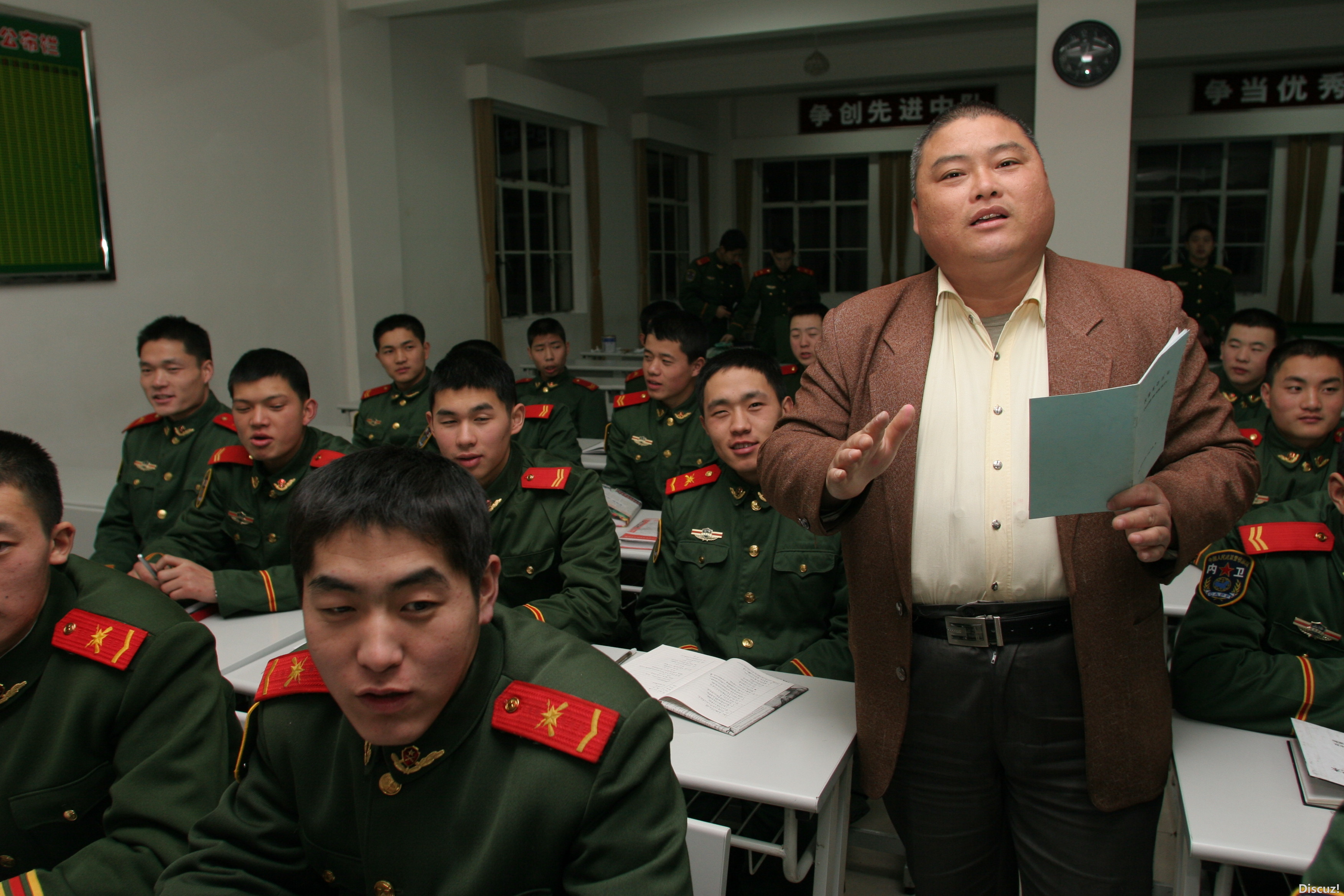 百度胖老师吧上海市公 安局轨道交通分局石宇玉老师求救 抖音快手百度贴吧百科图片视频知道搜索上海胖老师或 ...