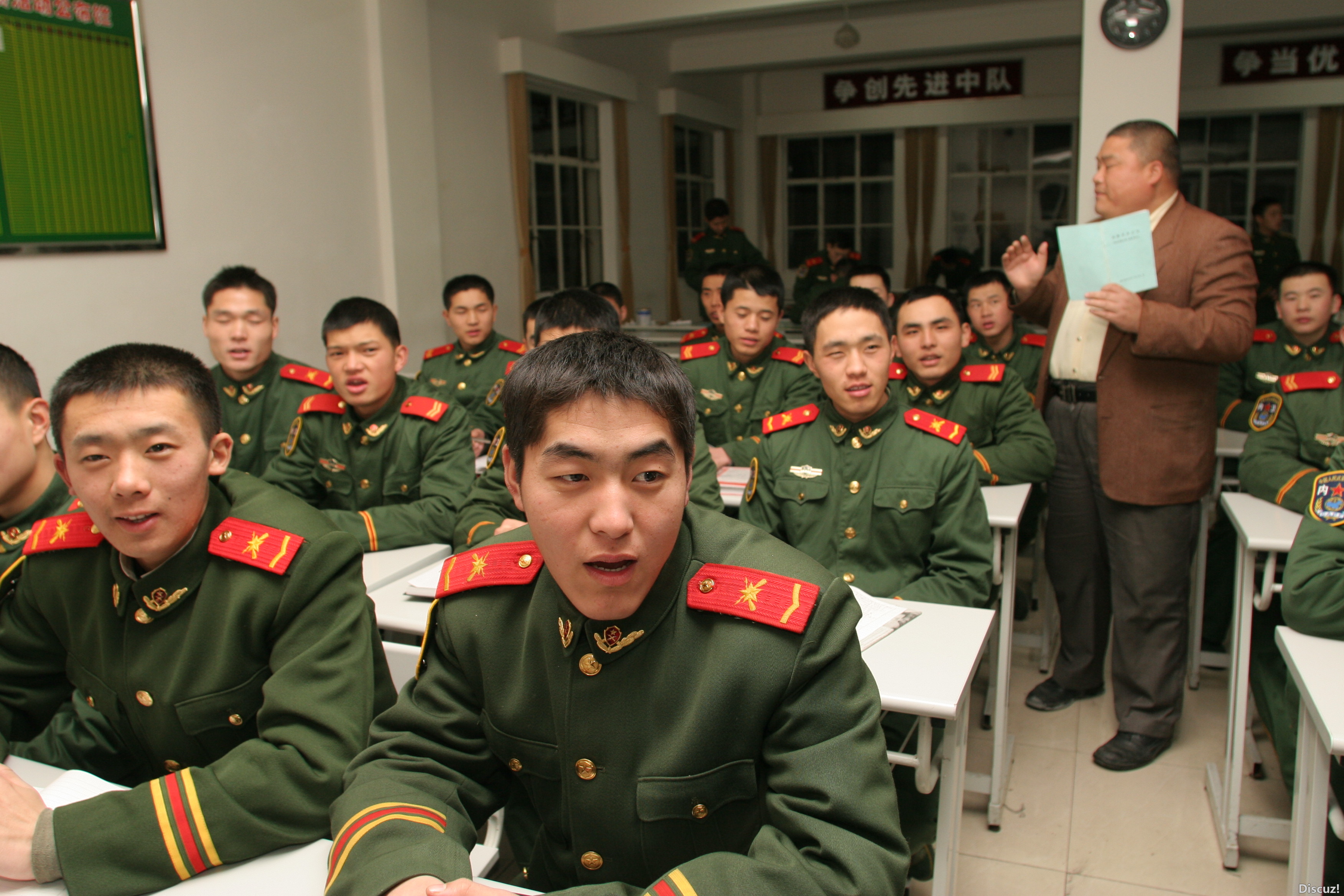 百度胖老师吧上海市公 安局轨道交通分局石宇玉老师求救 抖音快手百度贴吧百科图片视频知道搜索上海胖老师或 ...