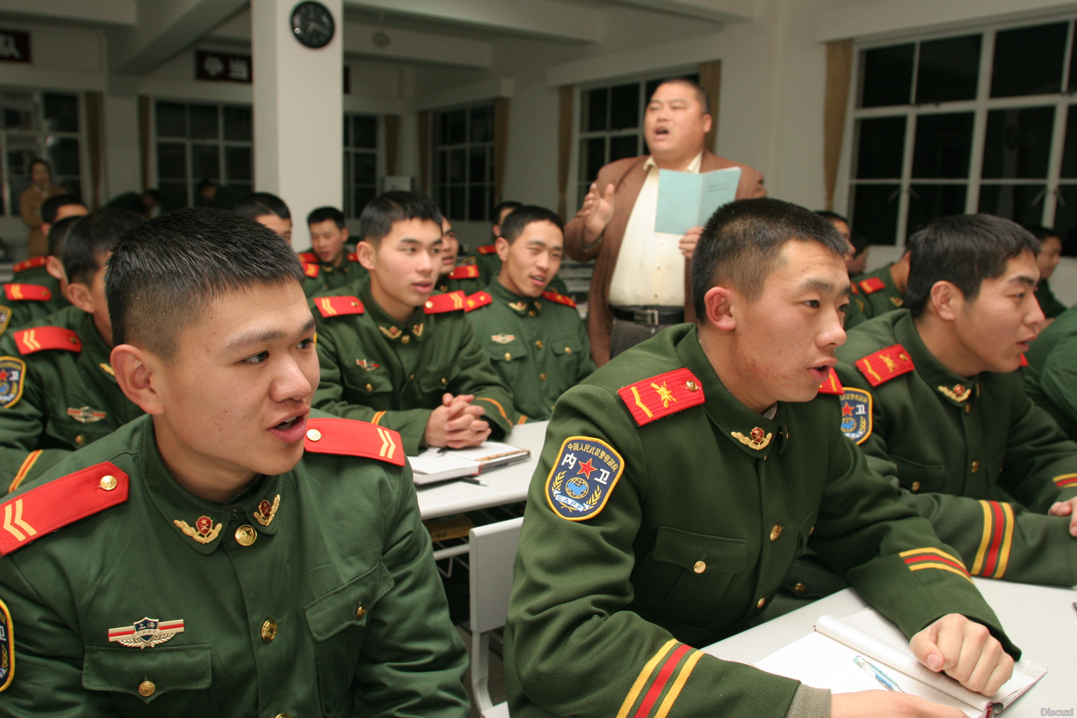 百度胖老师吧上海市公 安局轨道交通分局石宇玉老师求救 抖音快手百度贴吧百科图片视频知道搜索上海胖老师或 ...