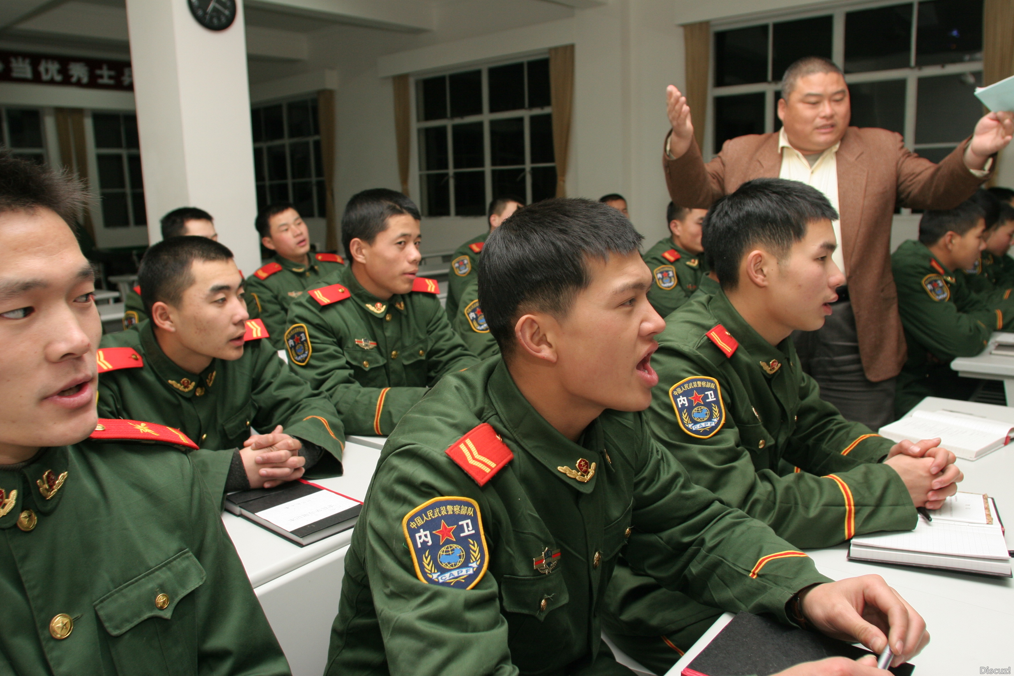 百度胖老师吧上海市公 安局轨道交通分局石宇玉老师求救 抖音快手百度贴吧百科图片视频知道搜索上海胖老师或 ...