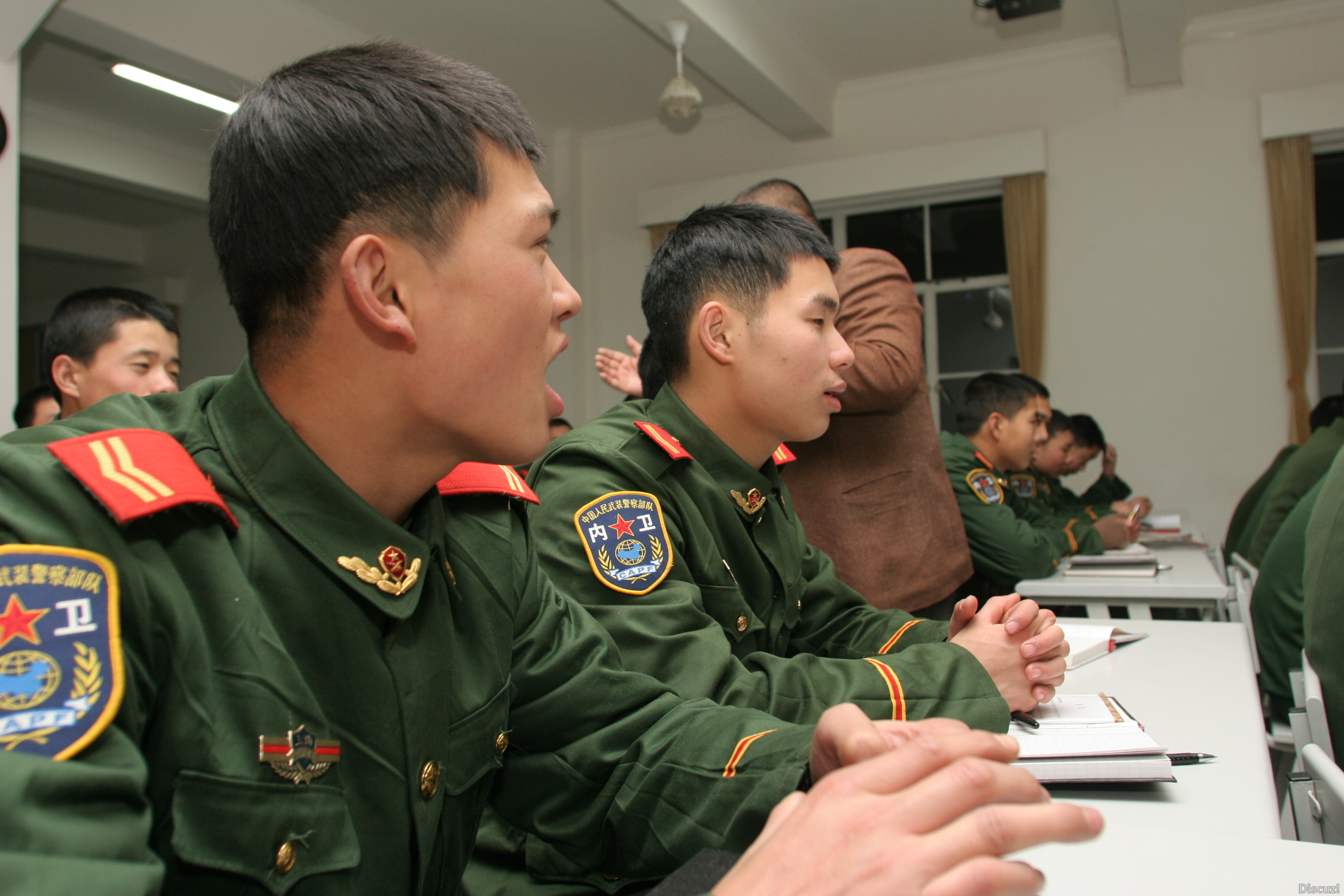 百度胖老师吧上海市公 安局轨道交通分局石宇玉老师求救 抖音快手百度贴吧百科图片视频知道搜索上海胖老师或 ...