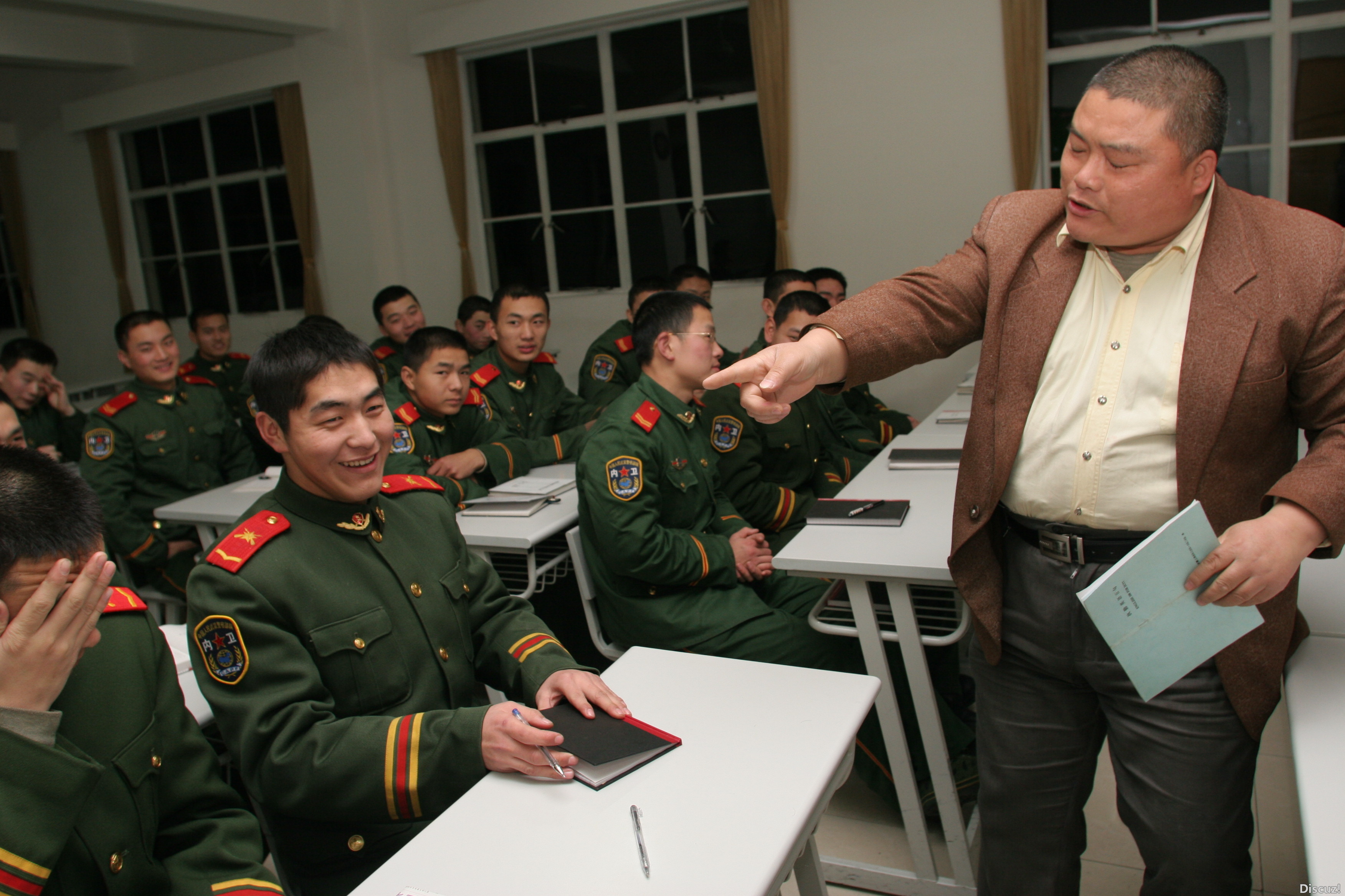 百度胖老师吧上海市公 安局轨道交通分局石宇玉老师求救 抖音快手百度贴吧百科图片视频知道搜索上海胖老师或 ...