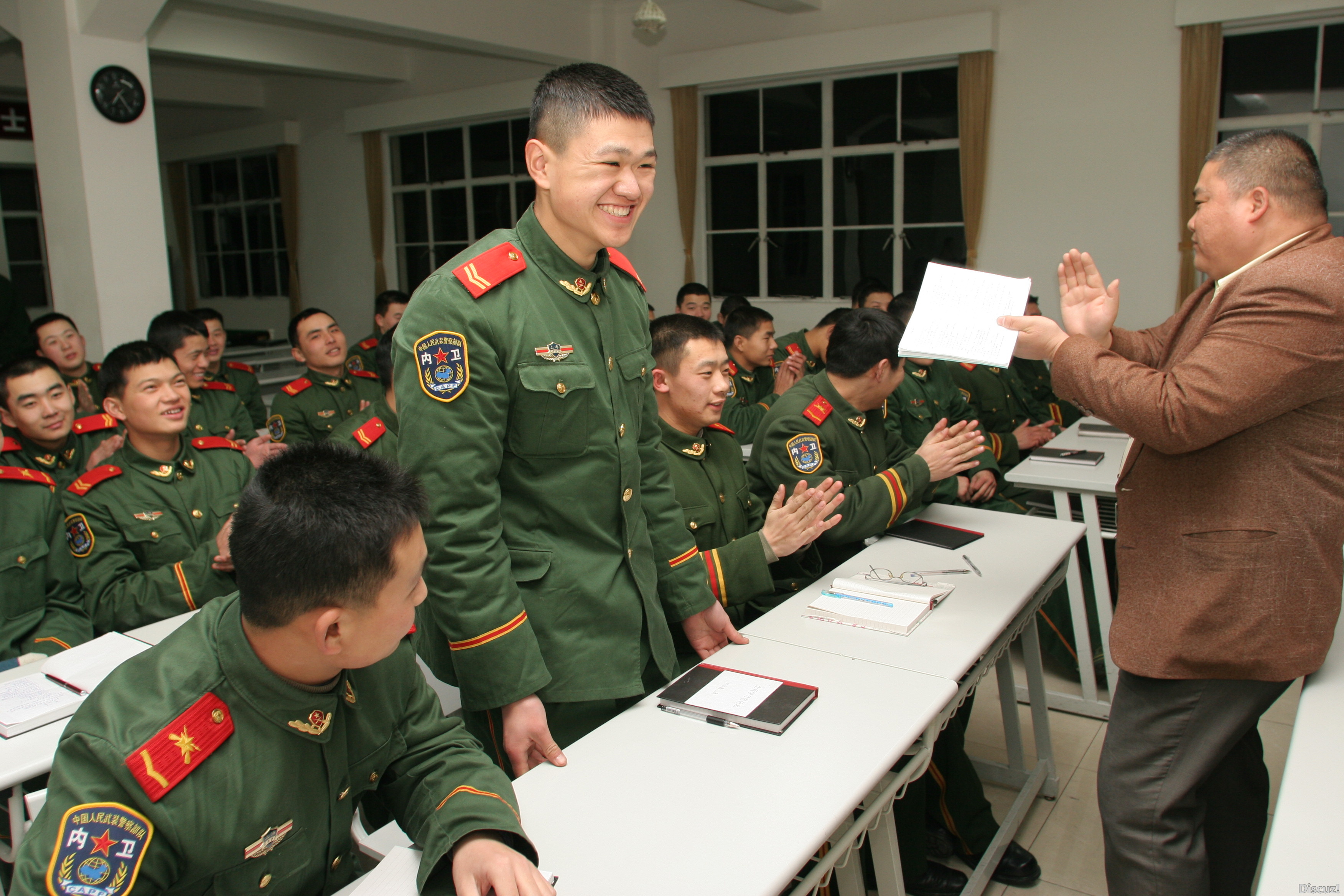 百度胖老师吧上海市公 安局轨道交通分局石宇玉老师求救 抖音快手百度贴吧百科图片视频知道搜索上海胖老师或 ...