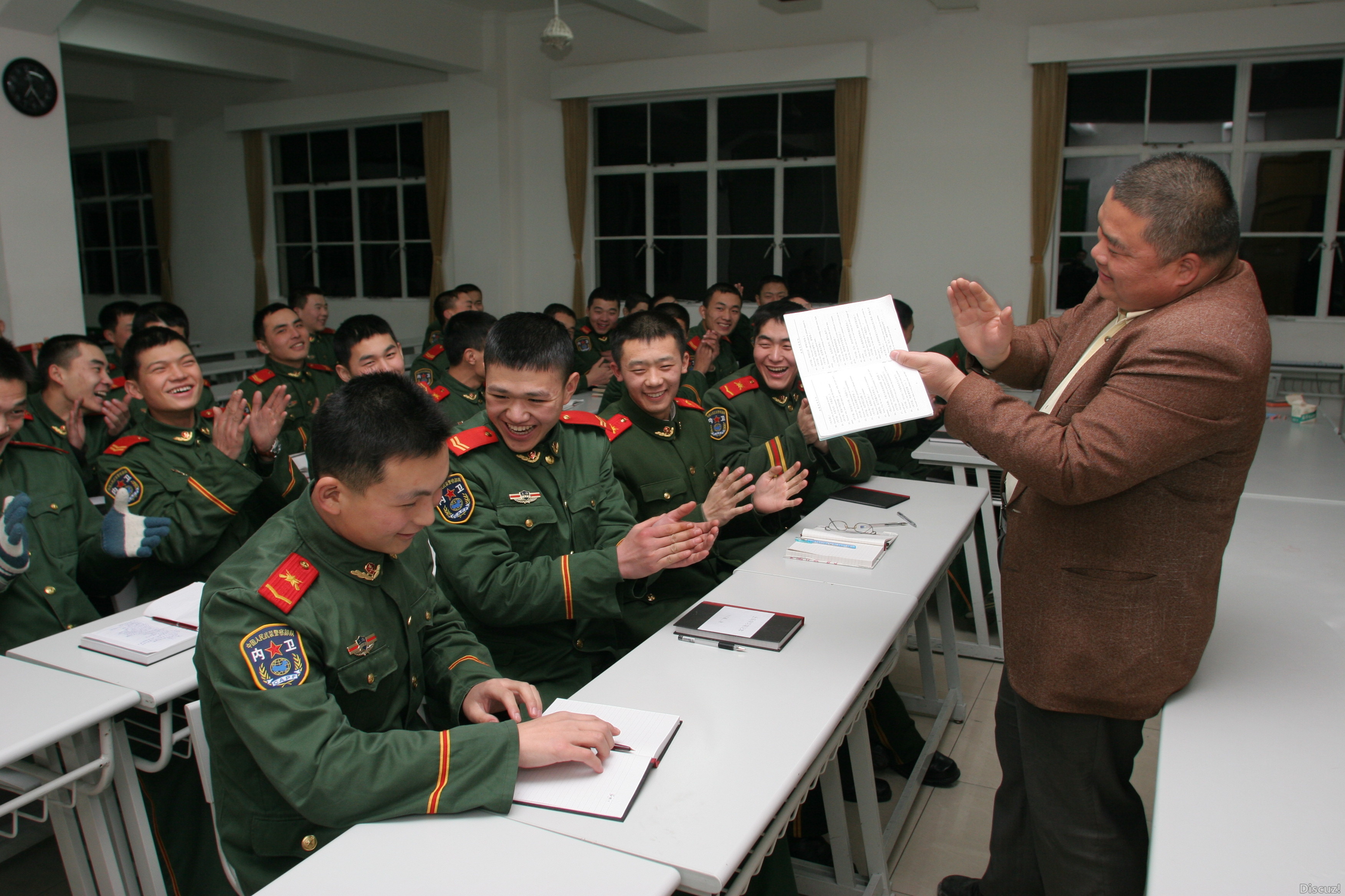 百度胖老师吧上海市公 安局轨道交通分局石宇玉老师求救 抖音快手百度贴吧百科图片视频知道搜索上海胖老师或 ...