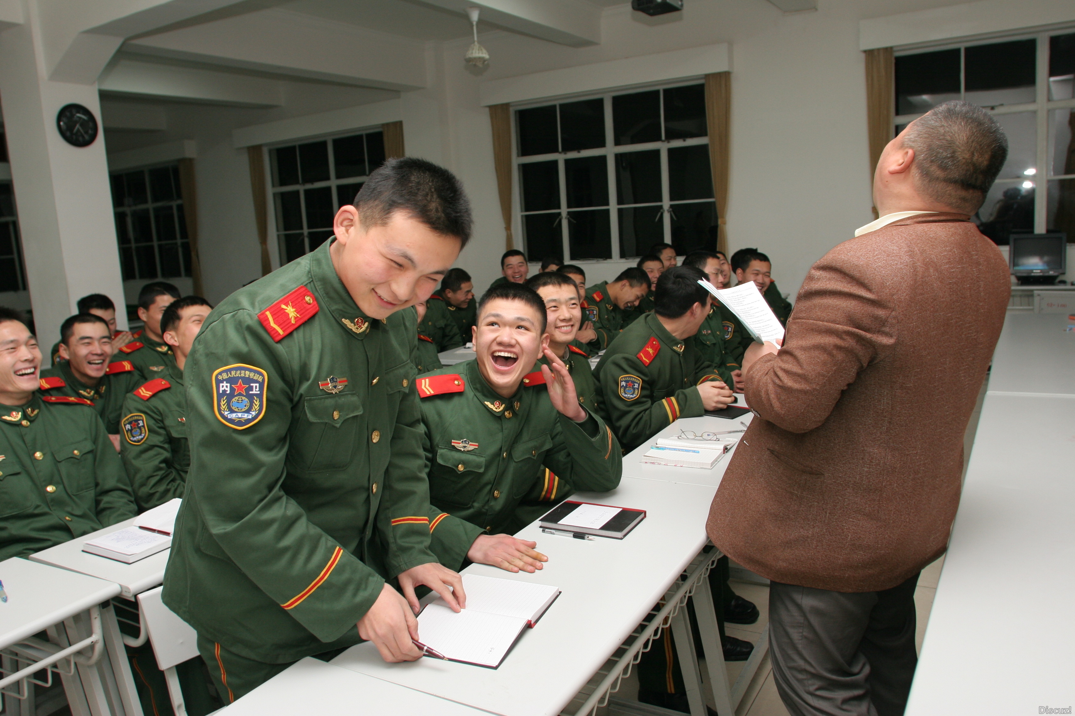 百度胖老师吧上海市公 安局轨道交通分局石宇玉老师求救 抖音快手百度贴吧百科图片视频知道搜索上海胖老师或 ...