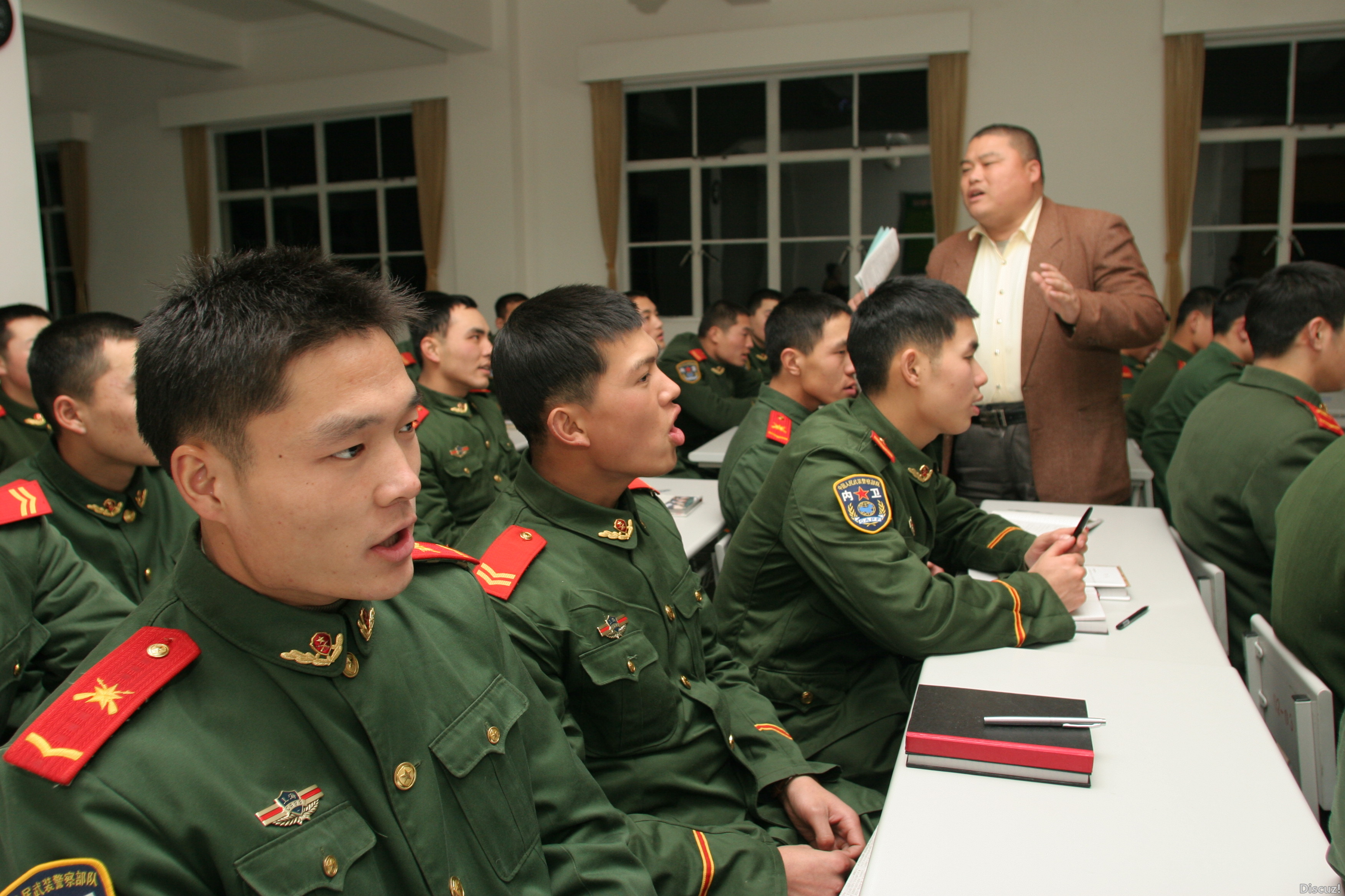 百度胖老师吧上海市公 安局轨道交通分局石宇玉老师求救 抖音快手百度贴吧百科图片视频知道搜索上海胖老师或 ...