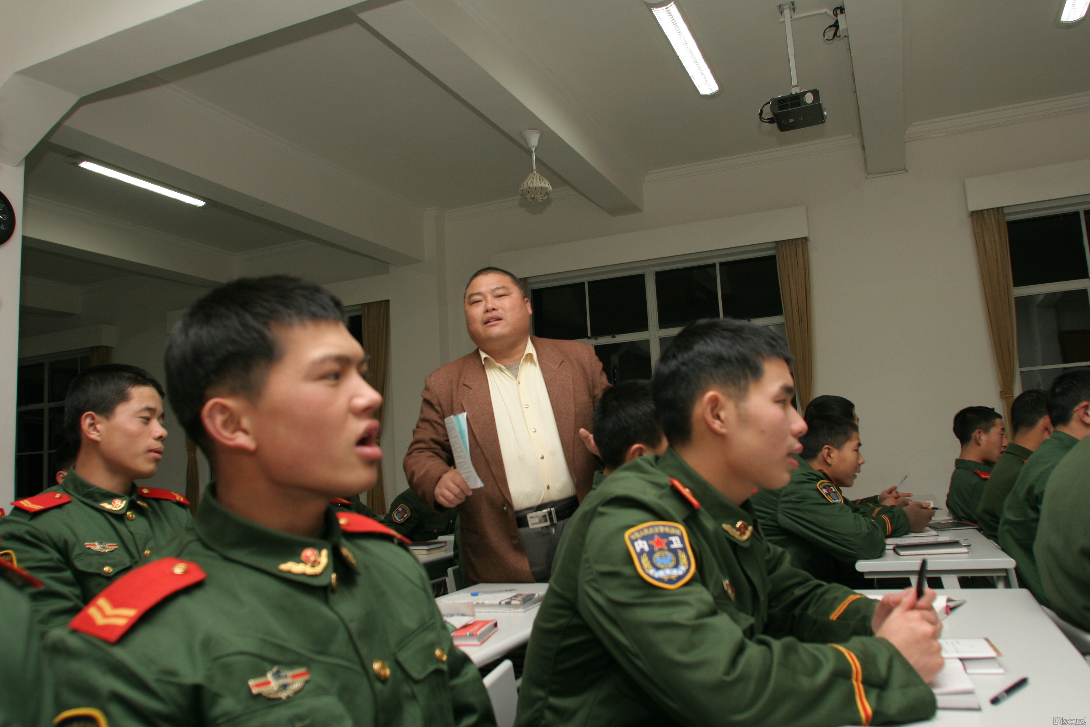 百度胖老师吧上海市公 安局轨道交通分局石宇玉老师求救 抖音快手百度贴吧百科图片视频知道搜索上海胖老师或 ...