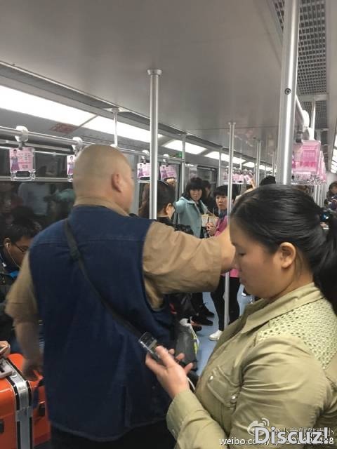 百度胖老师吧上海市公 安局轨道交通分局石宇玉老师求救 抖音快手百度贴吧百科图片视频知道搜索上海胖老师或 ...