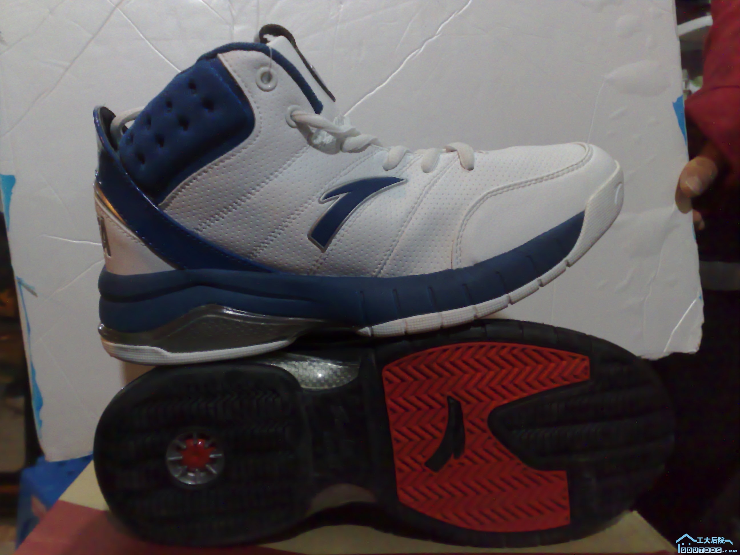 篮球鞋（蓝、黑）