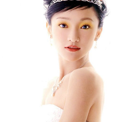 周迅的脸很小很精致