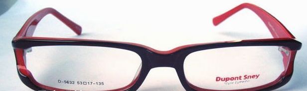 红色，这个是店家发错的