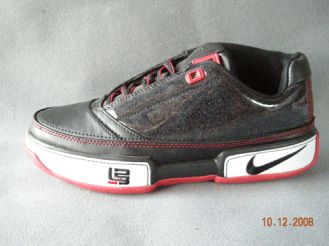 james 低邦 黑红.jpg