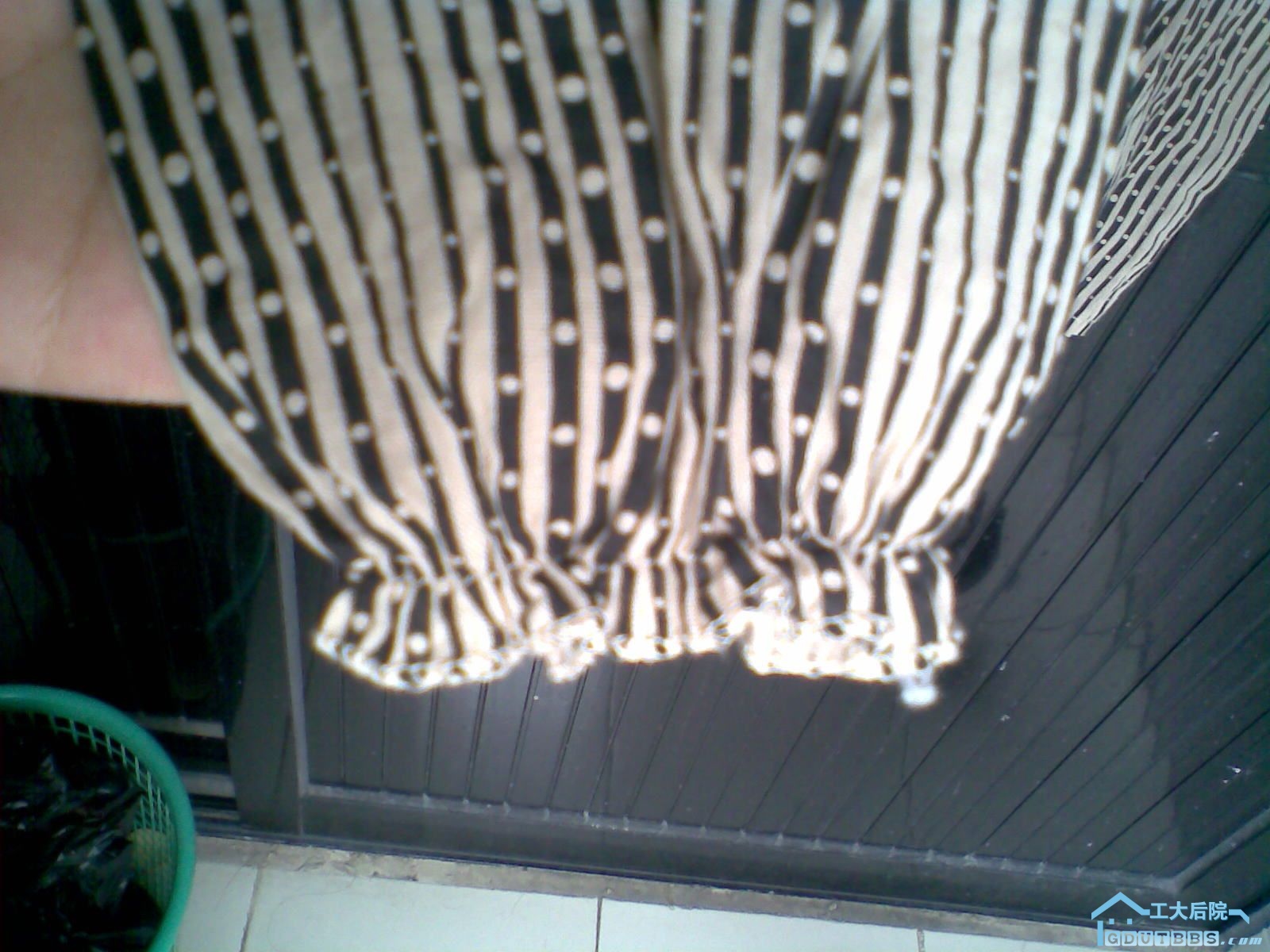 袖口处独特的设计