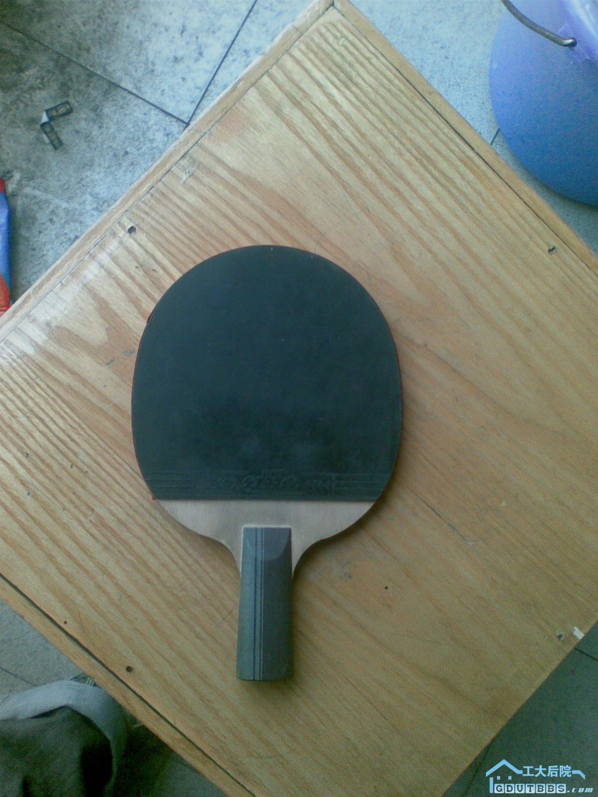 双面反胶 直拍  很适合直拍横打--这个需要很高的技术