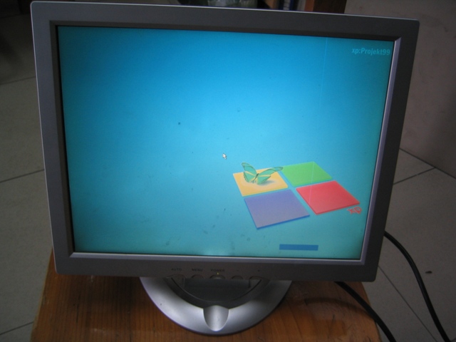 2  液晶显示器，230元@