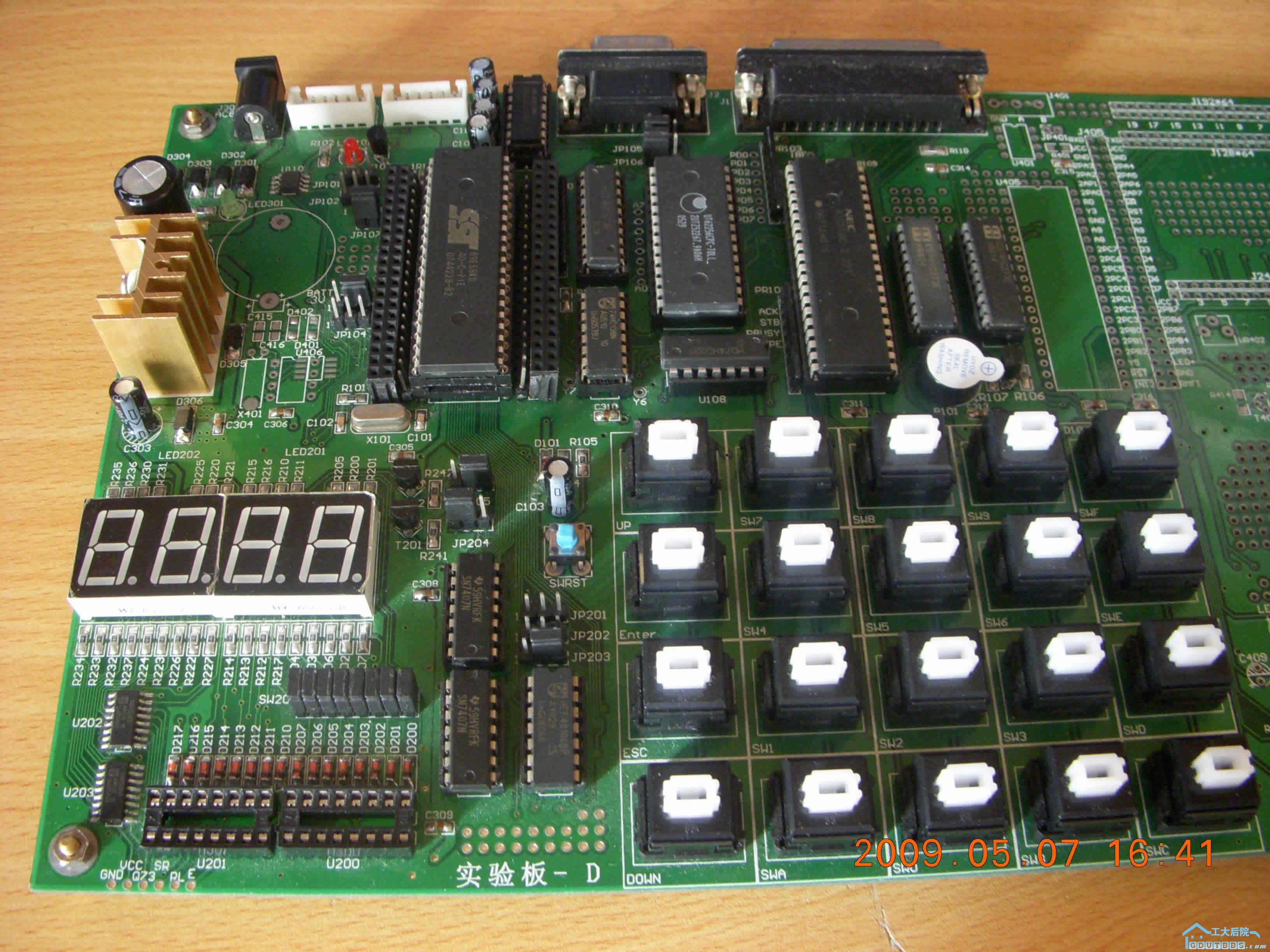 板子实图！说八成新不过份！