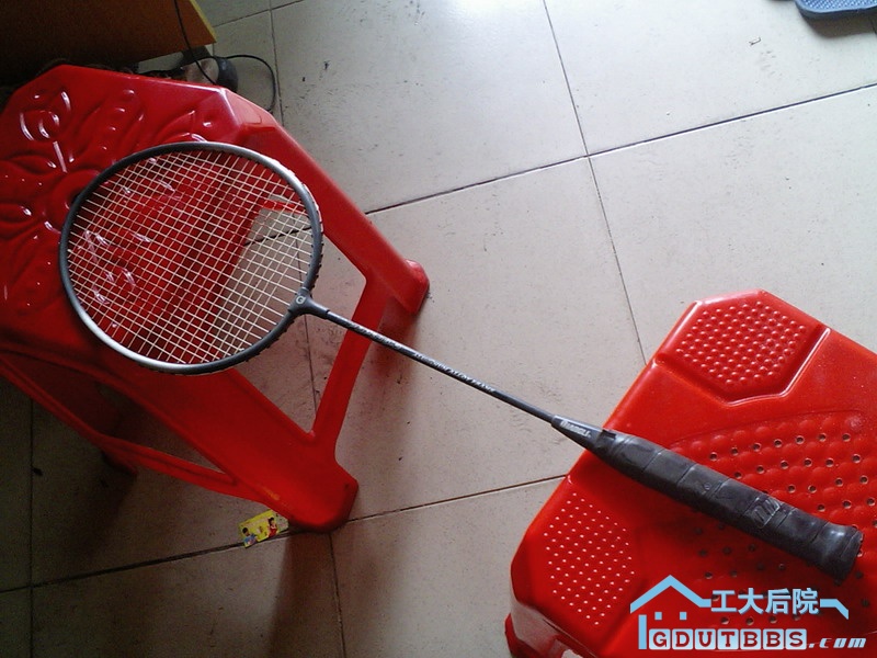 羽毛球拍，8块