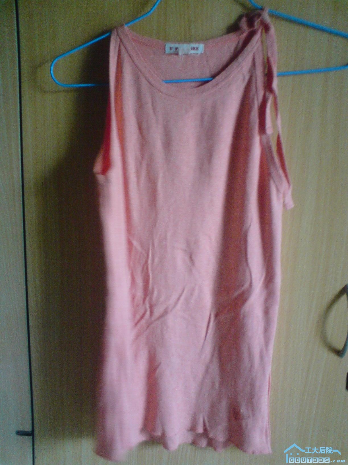 实用背心，没穿过～还有一件淡青色，各5元～