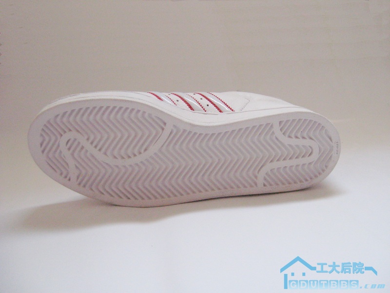 adidas_红条纹_3.jpg
