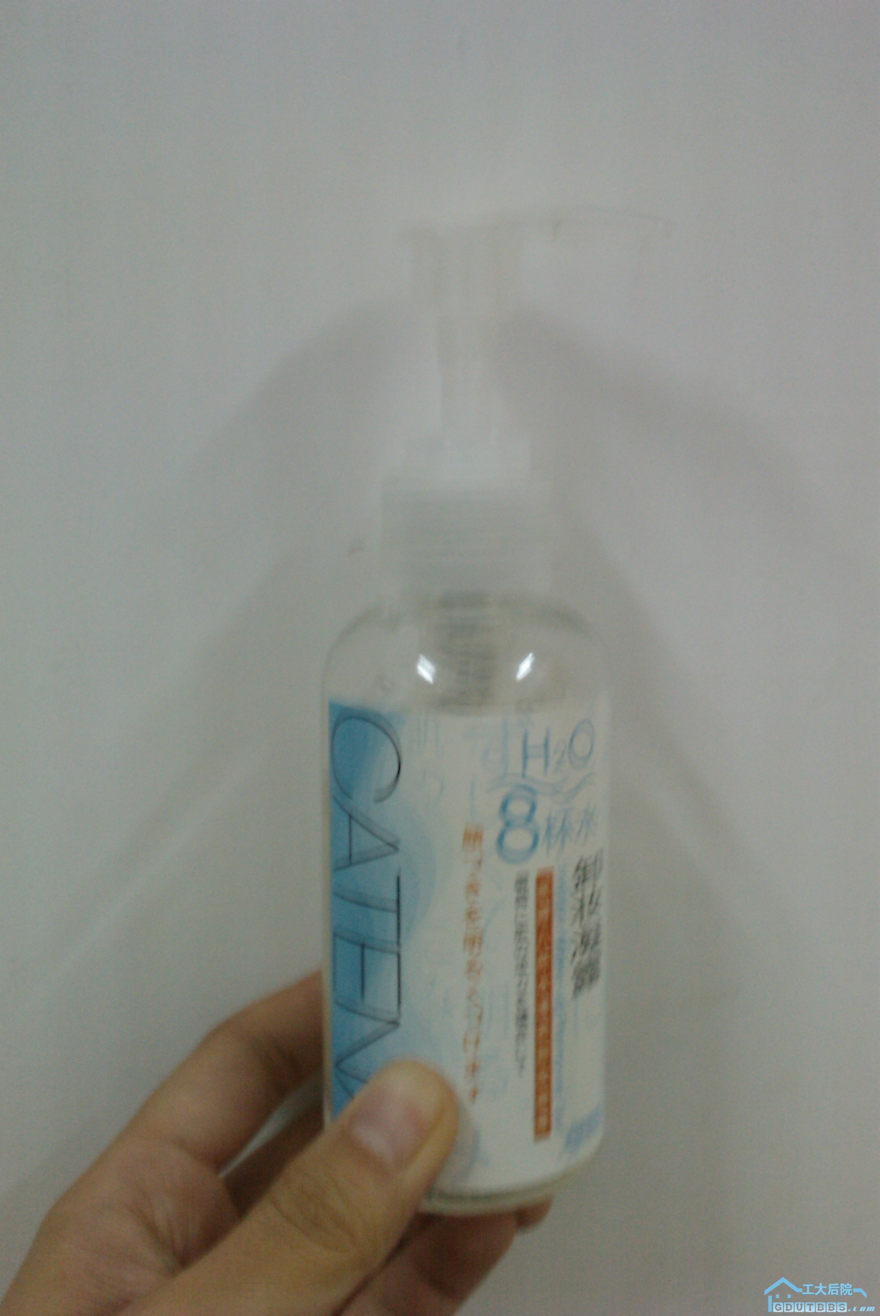 凯婷八杯水卸妆凝露，135ml，用了不到四分之一，保质期2011.12.08   现在北区万宁卖14.5，10出。 ...