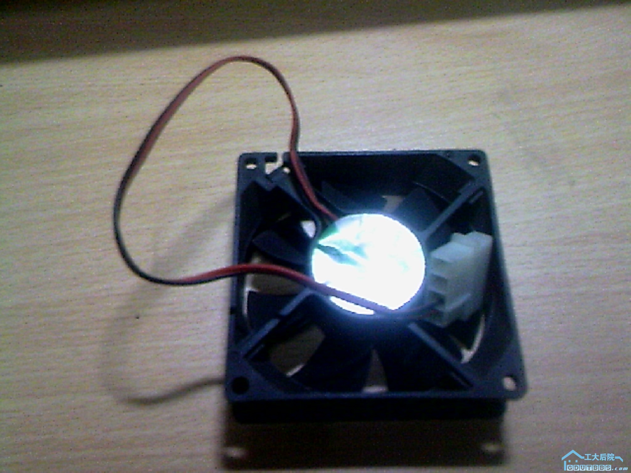 机箱风扇.jpg