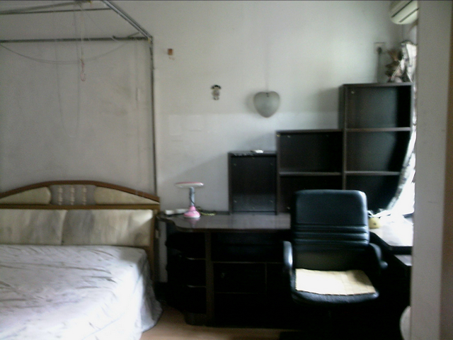 客房（或者是书房）