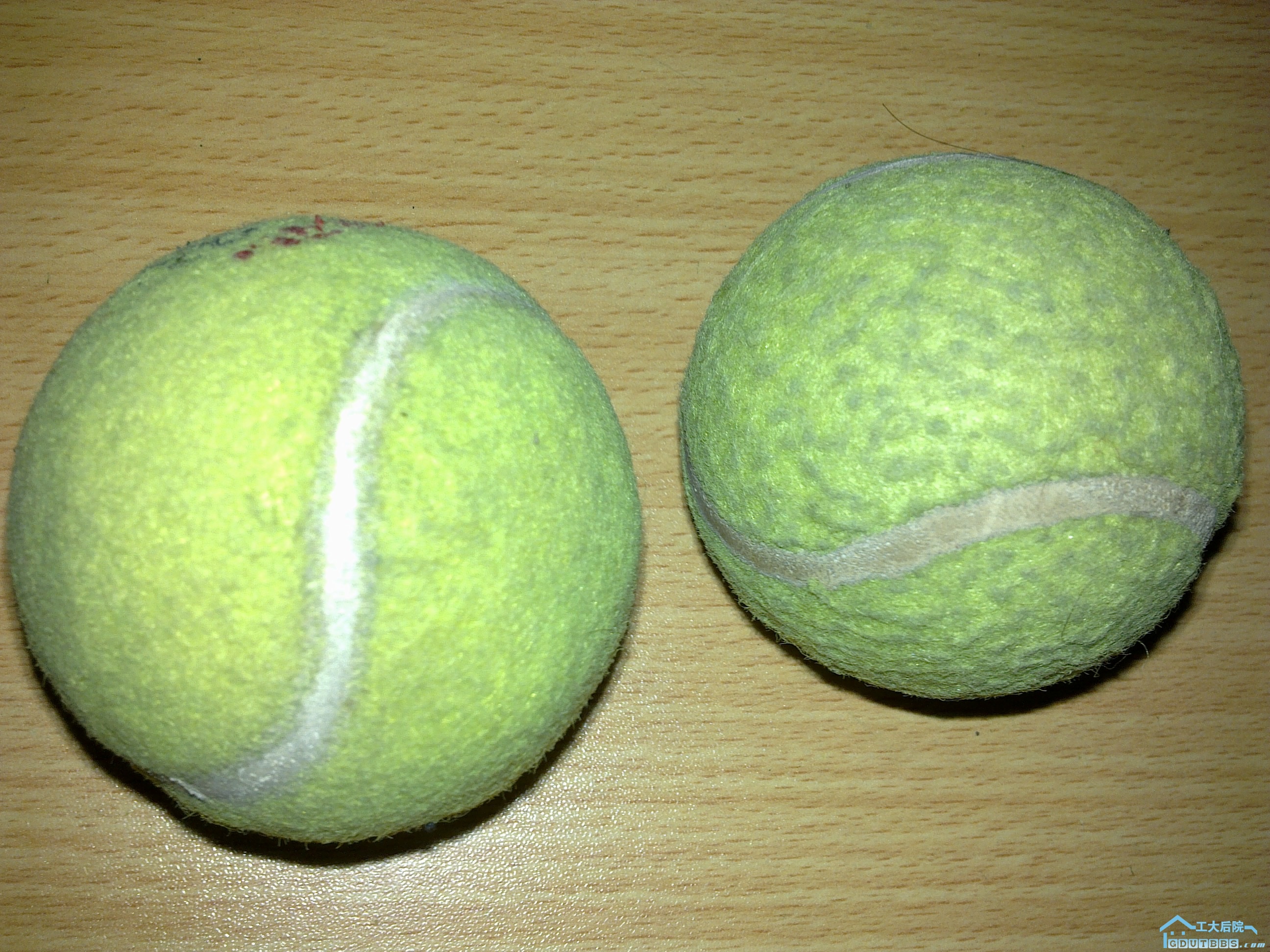 八成新网球.jpg