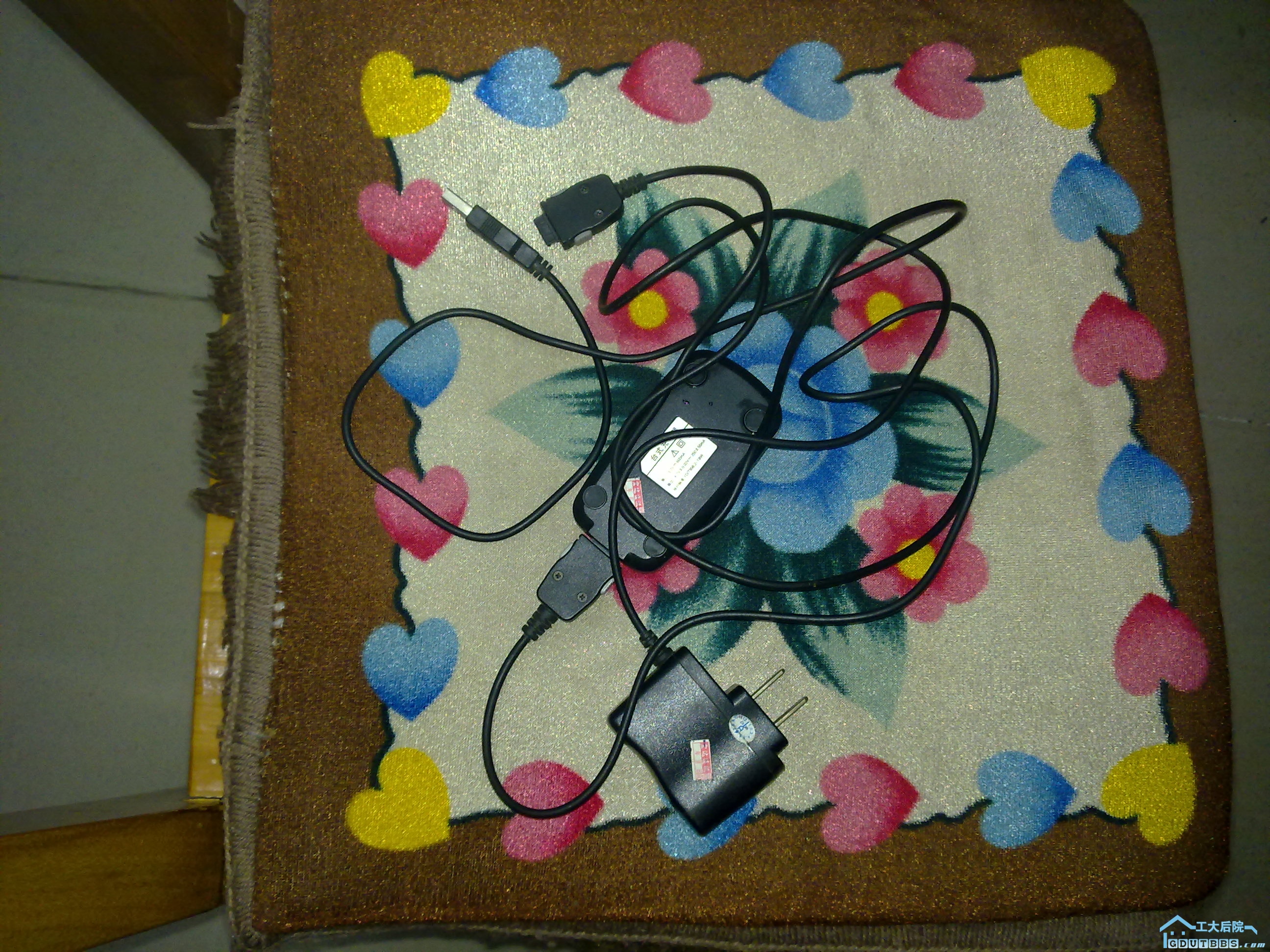 杂牌手机充电器，送