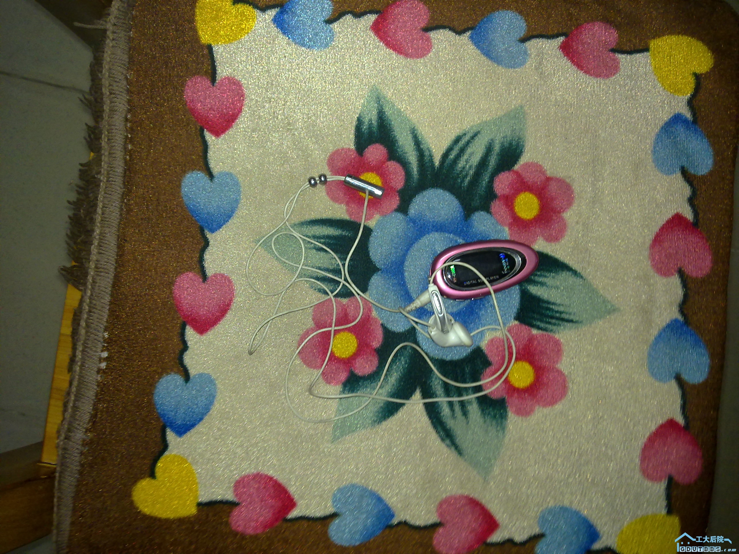 MP3,256，送耳塞，十块