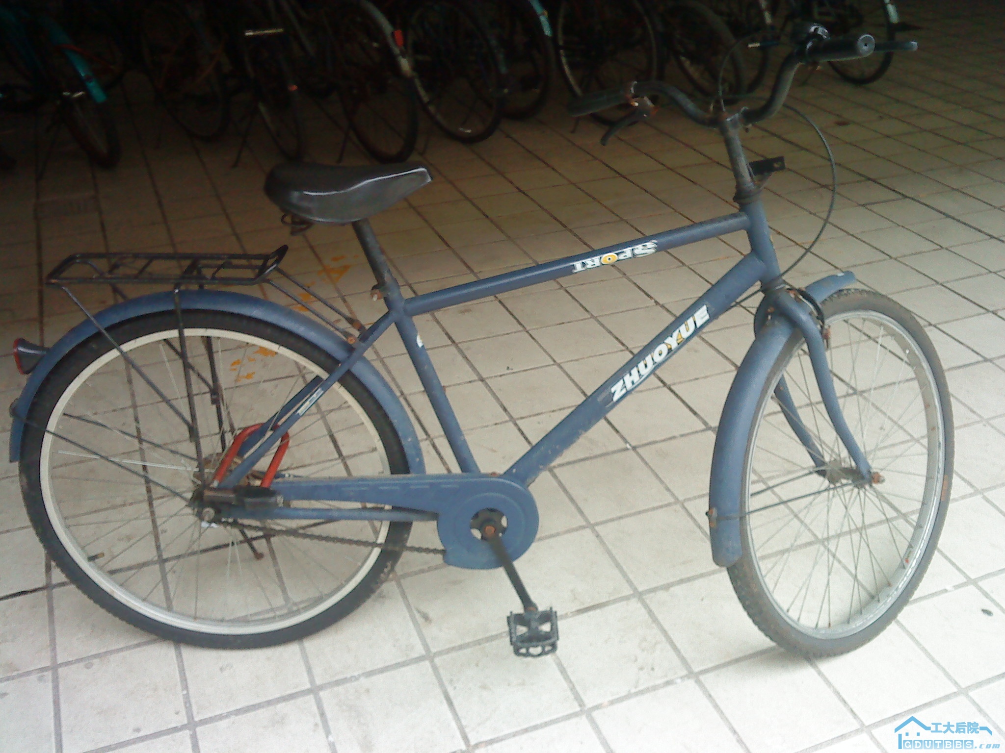 单车一部，80卖掉，左脚踏掉了，无暗病，交易有效期明天早上11点前。