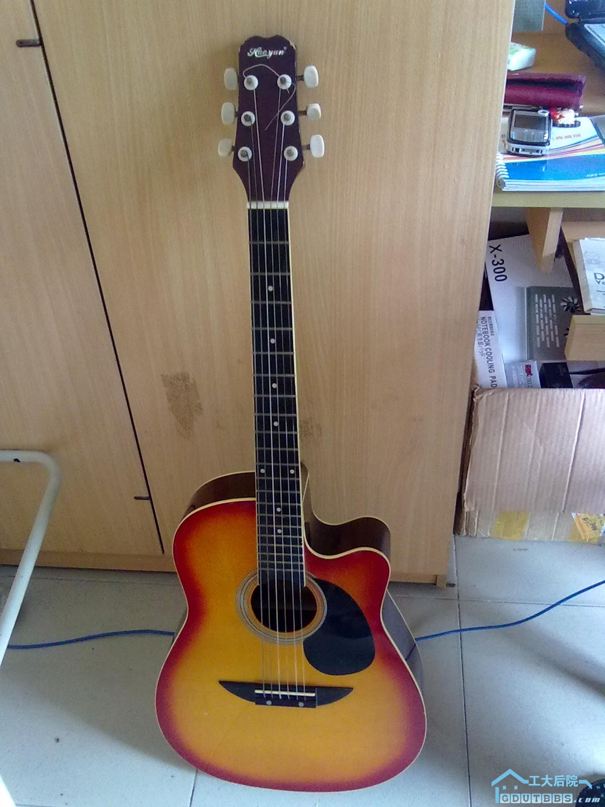 带一个吉他袋100！