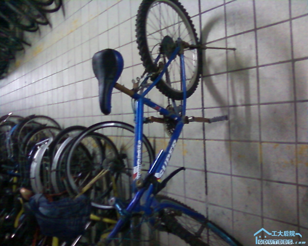 价格合理就出！有点问题，修理就好