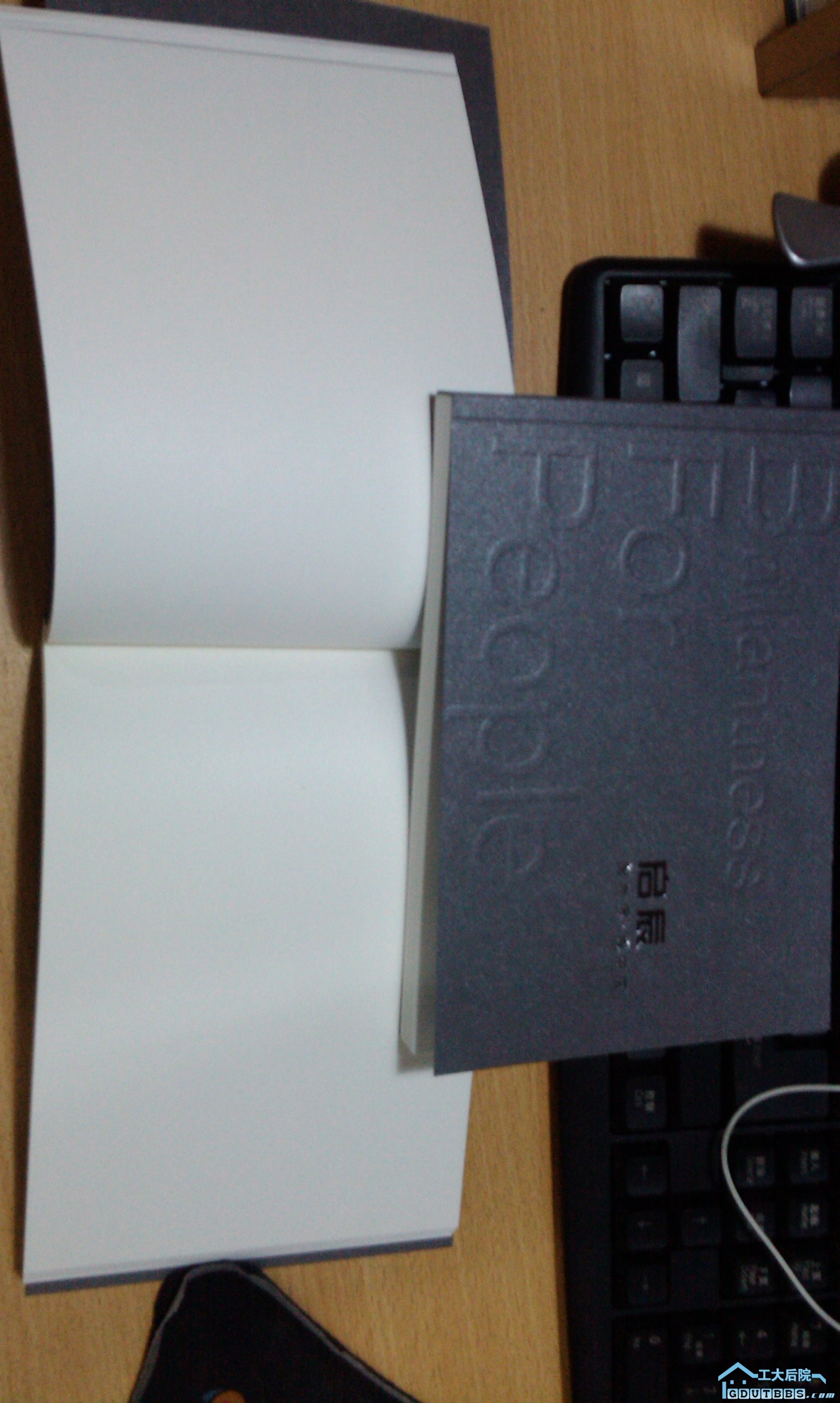 东风日产送的笔记本，2块一本。