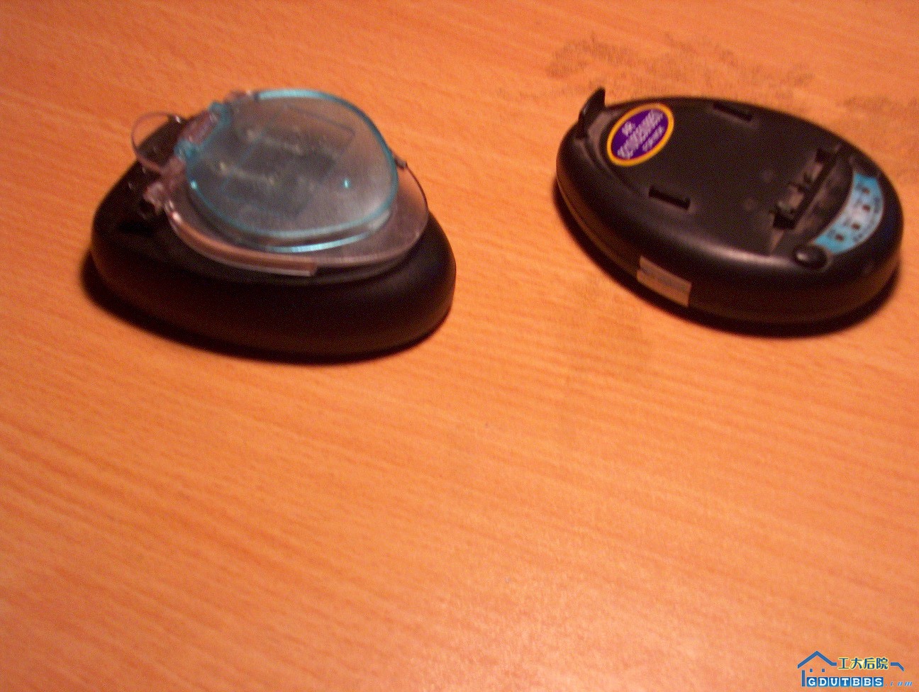 两充电器的图片