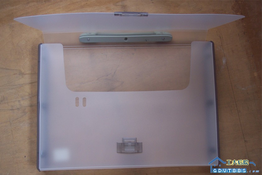 A4手提式空格文件盒15元/个