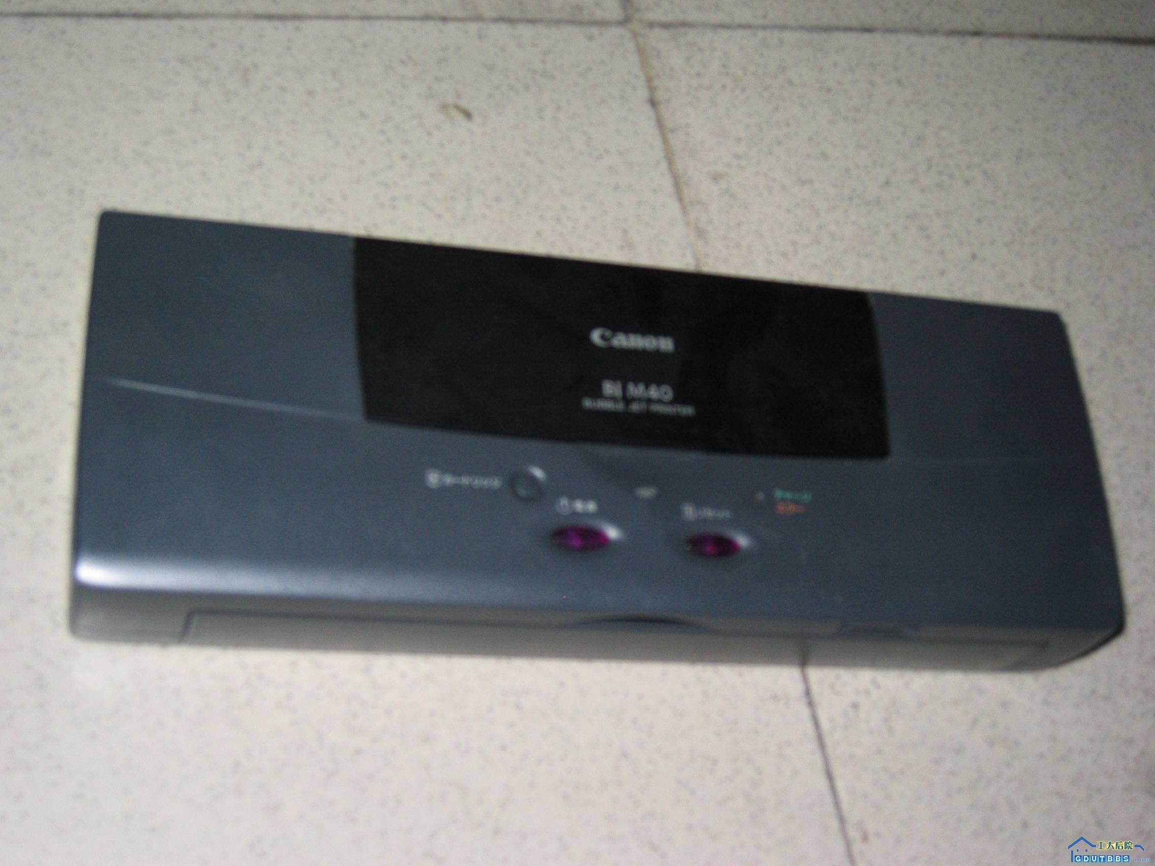 佳能打印机,(BJ40)，有彩色，有黑白的两个喷头（可以打照片），还有其他配置，可以移动打印，方便，150元起