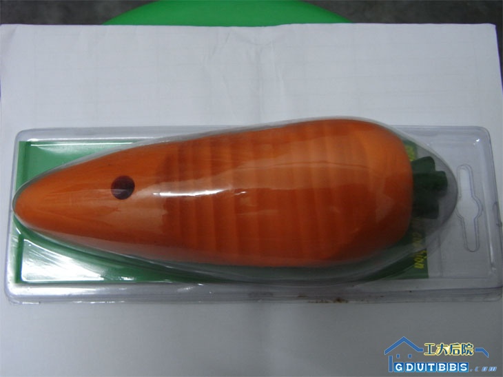 非常舒服的托住用鼠标那只手的垫子，不知道叫什么呵呵，１２块．