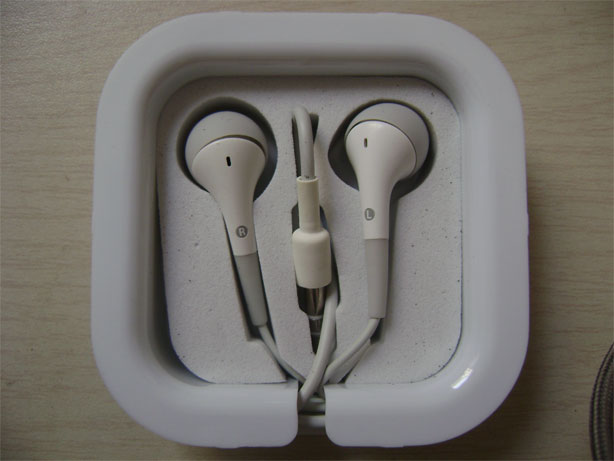 苹果的入耳耳塞，７０元