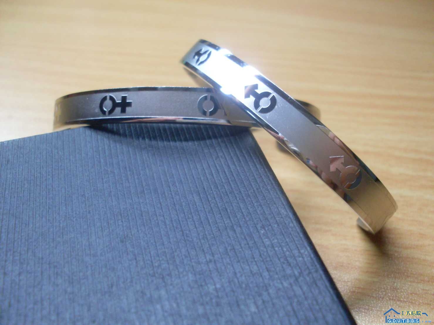 男生女生情侣镯一对售价36