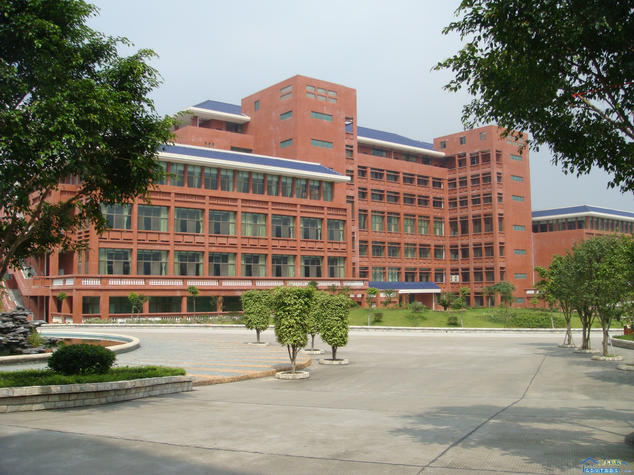 广东工业大学校园风景展