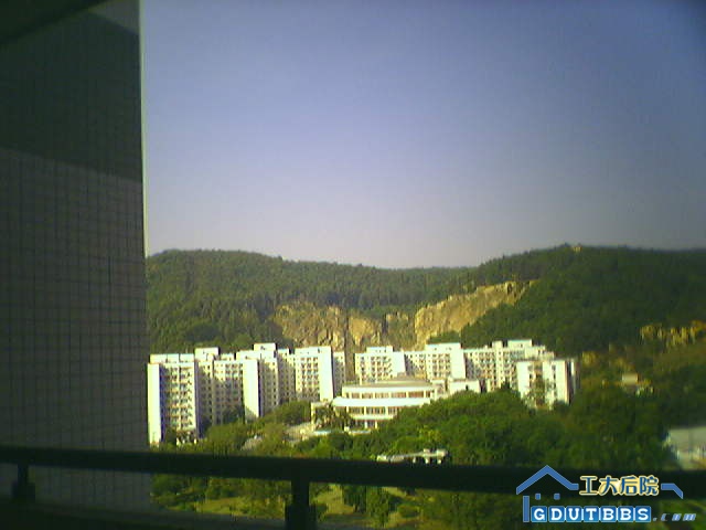 在教学楼看内区