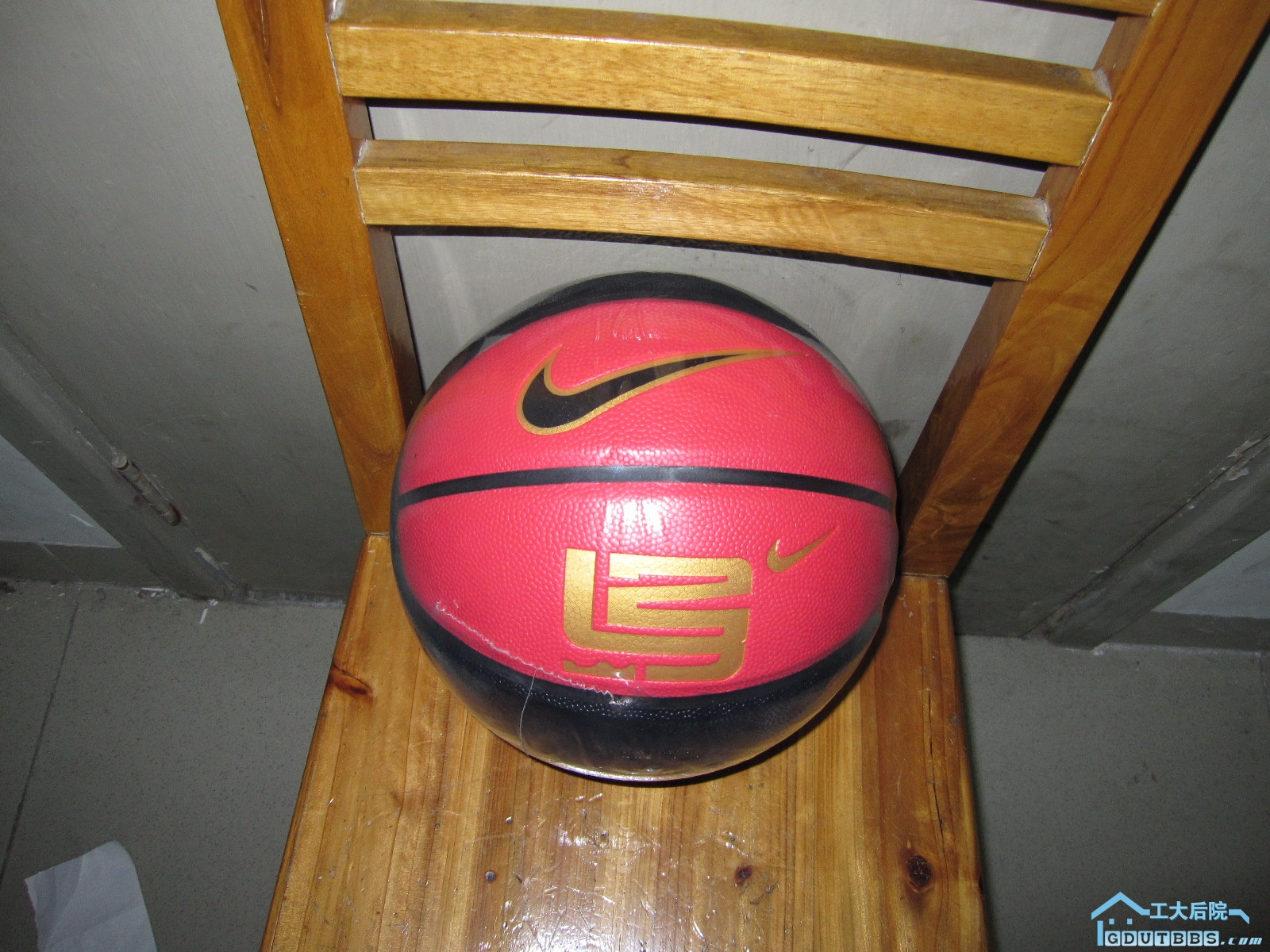 耐克詹姆斯 120元