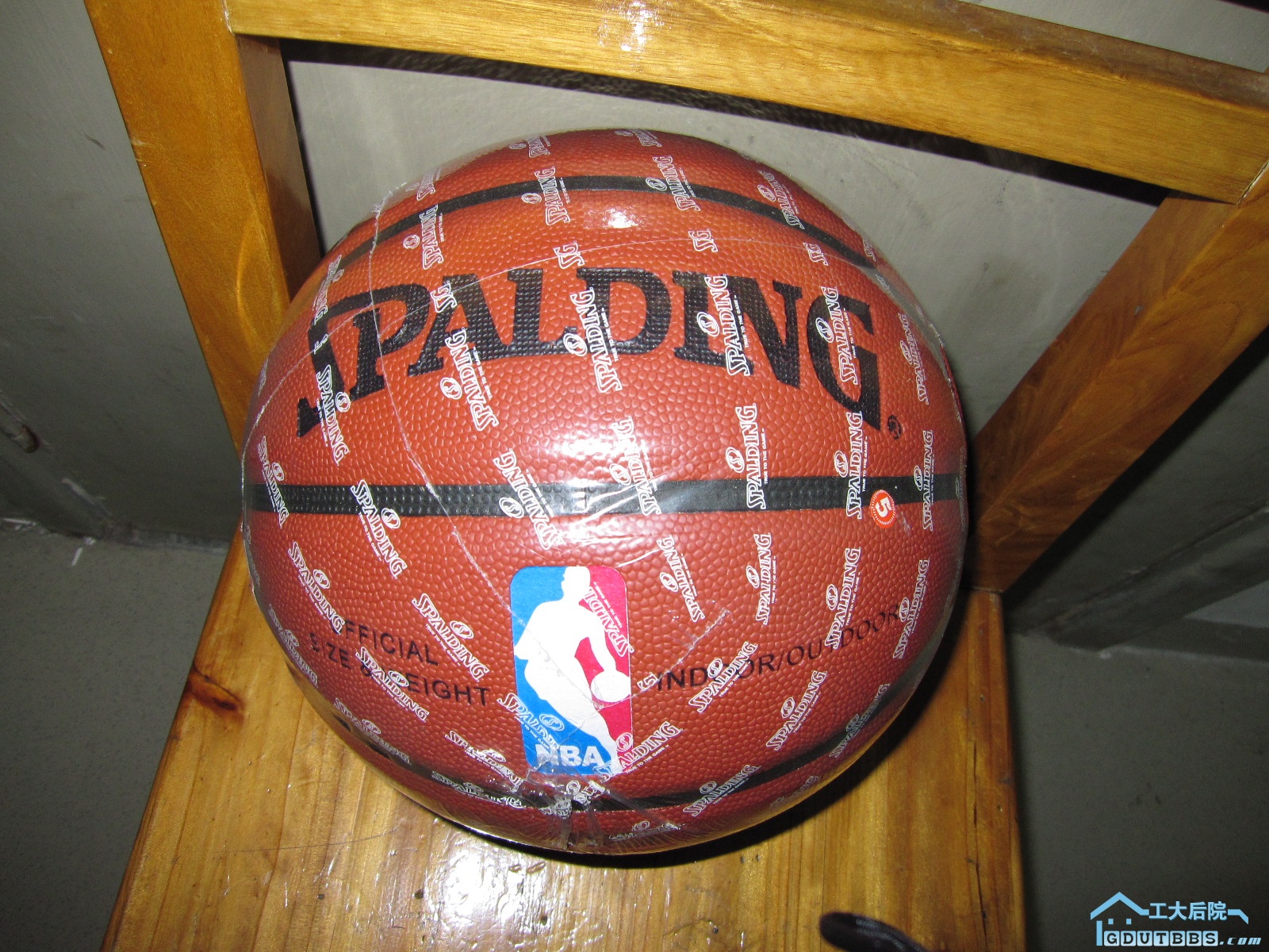 斯伯丁篮球 85元